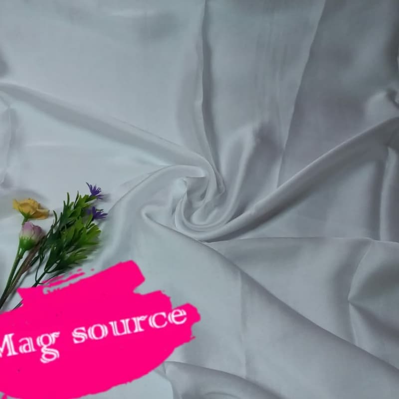 Silky chiffon stoler white